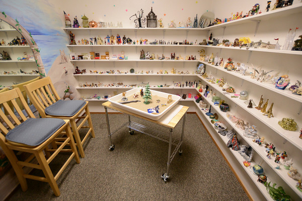I’ve been reading about sand tray therapy this morning. Totally intrigued by it but also love how the set up looks.